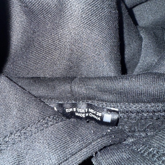 Cropped Zara Black Hooded Sweater - Picture 7 of 11